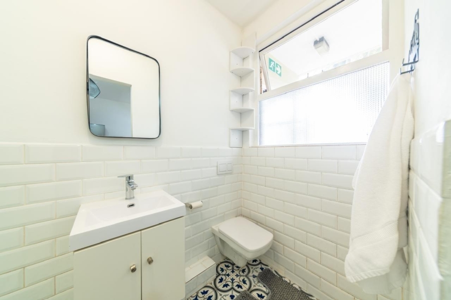 To Let 1 Bedroom Property for Rent in Sea Point Western Cape